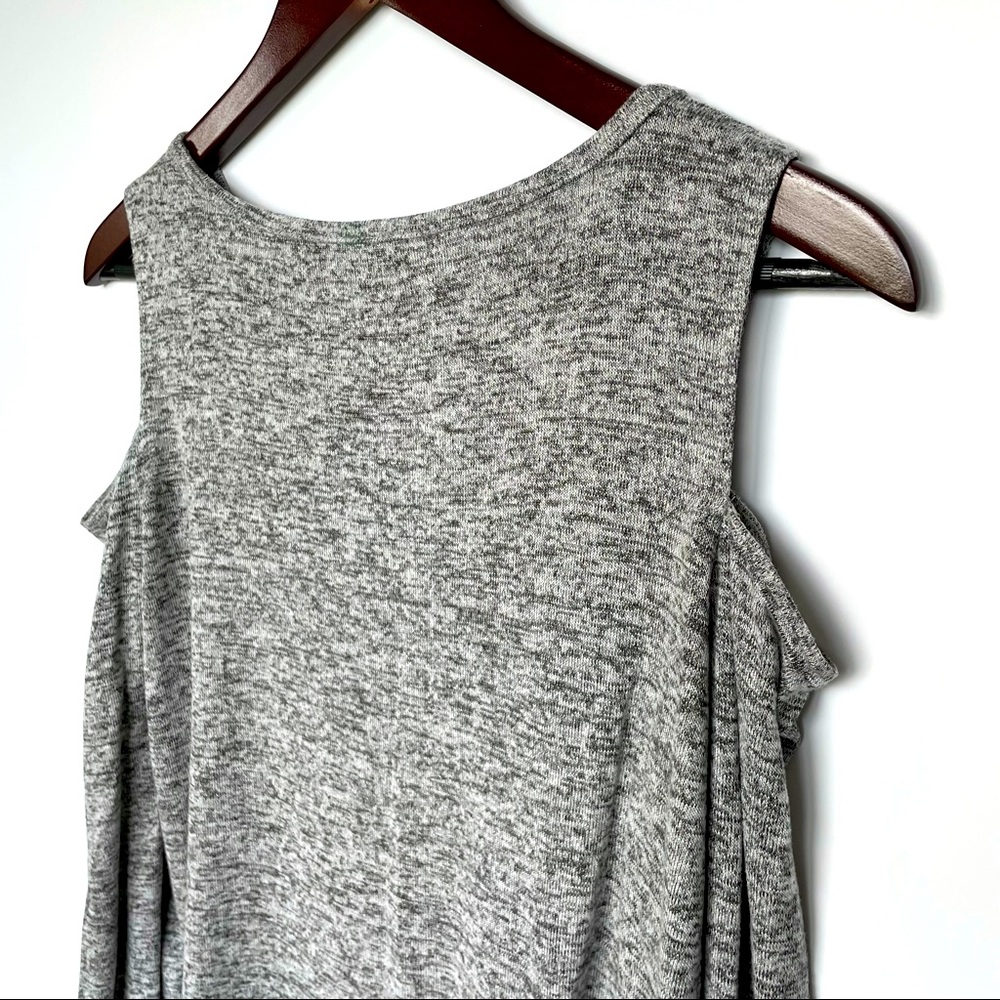 Hollister Must Have Collection Gray Cold Shoulder Small
